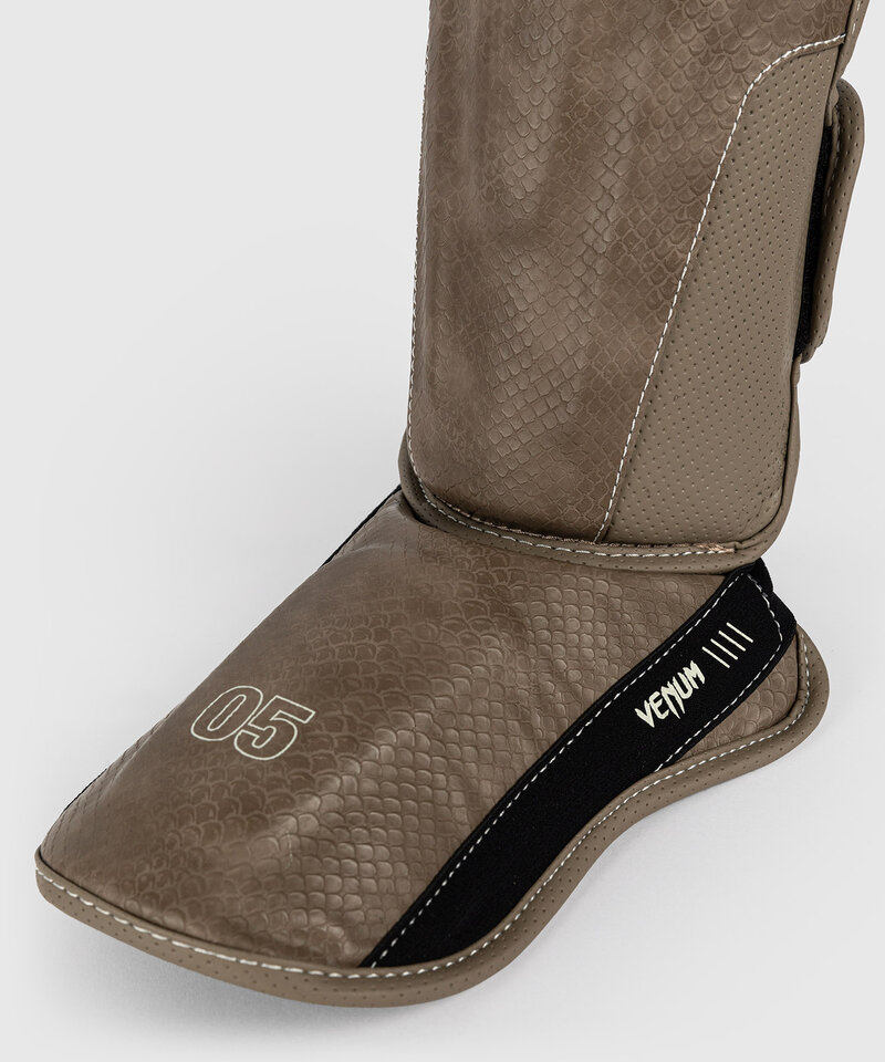 Venum Venum Muay Thai Shinguards Impact Evo Scales  Brown