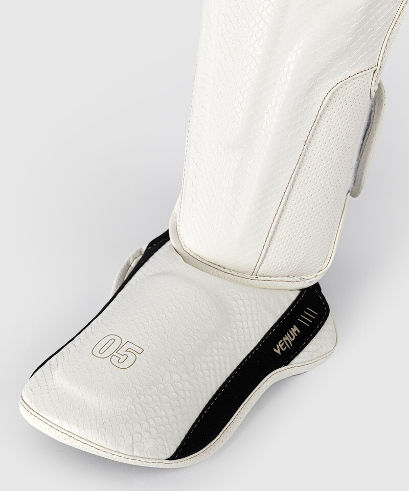 Venum Venum Muay Thai Schienbeinschoner Impact Evo Scales Ivory