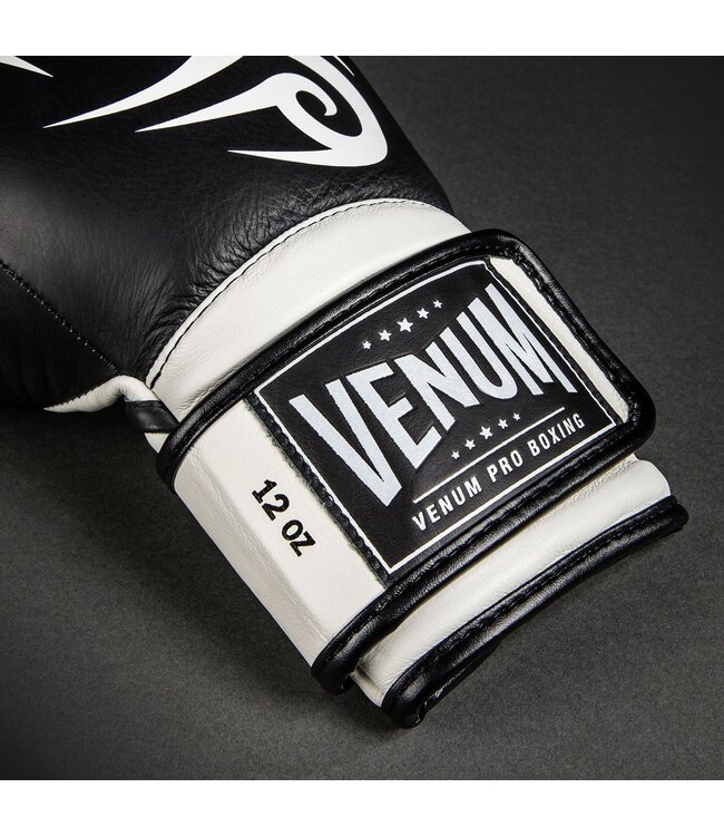 Venum Giant 2.0 Mike Tyson Profi-Boxhandschuhe Tiefschwarz Optisches Weiß