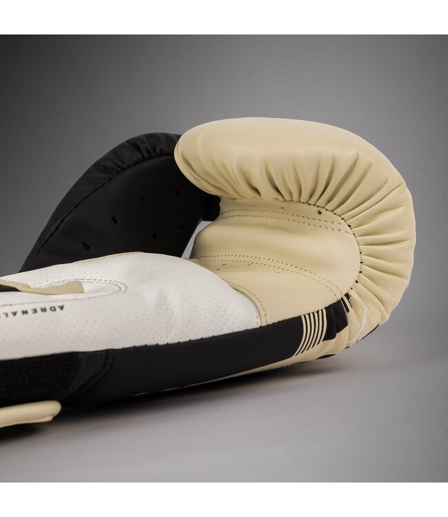 Venum Adrenaline Bokshandschoenen Zwart/Ivoor – Triple‑Density Foam, Ergonomisch Ontwerp