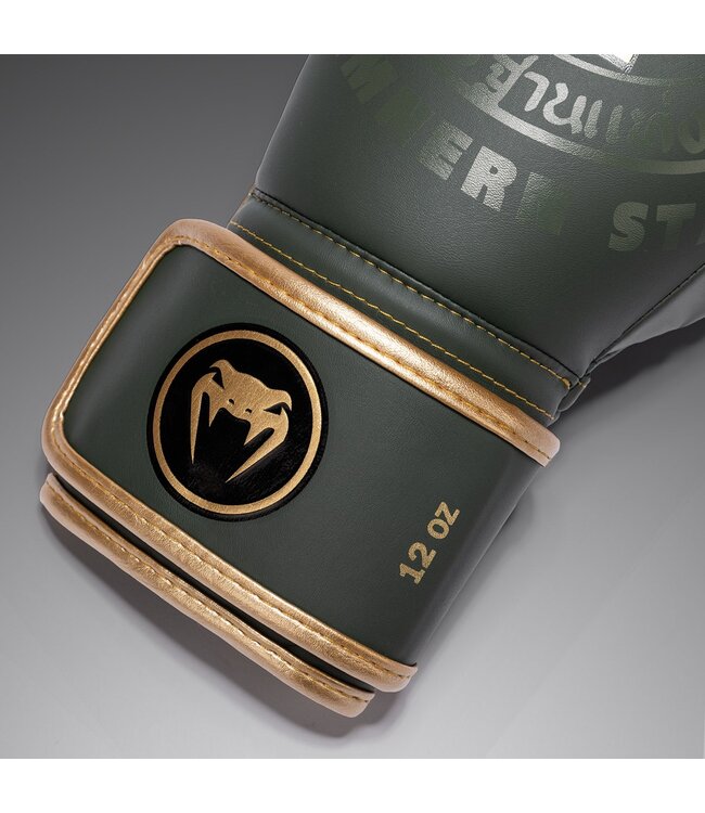 Venum x Rajadamnern Muay Thai kickbokshandschoenen - Militairgroen