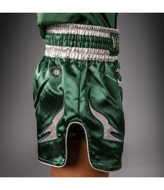 Venum Inferno Muay Thai Shorts - Waldgrün Off-White