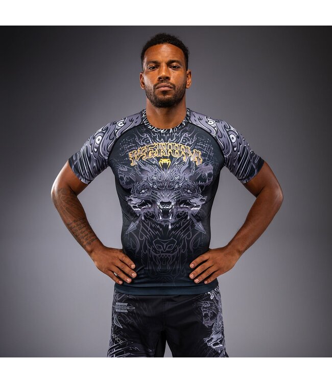 Venum Wolf Atak Rashguard - Zwart/Grijs | Compressieshirt voor MMA, BJJ & Kickboksen