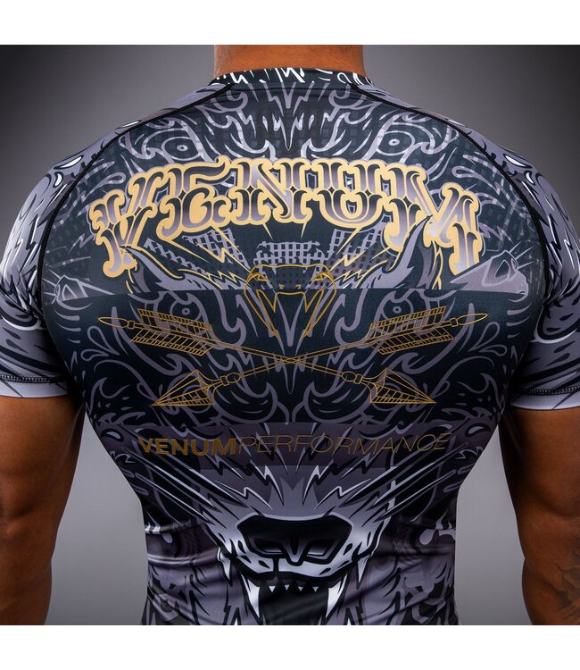 Venum Wolf Atak Rashguard - Zwart/Grijs | Compressieshirt voor MMA, BJJ & Kickboksen