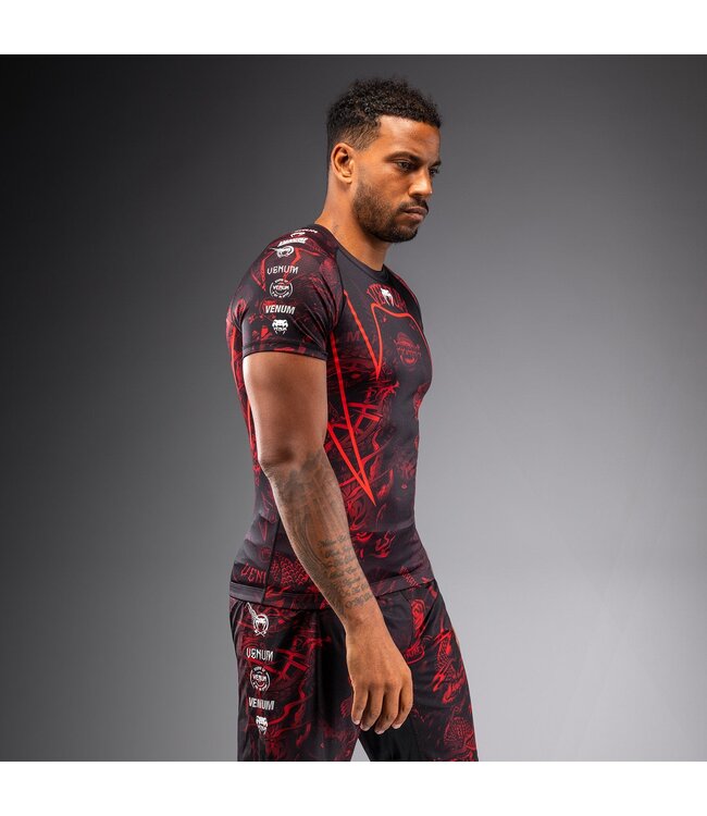 Venum 20th Anniversary Rashguard - Zwart/Rood | Professioneel MMA & Kickboks Compressieshirt