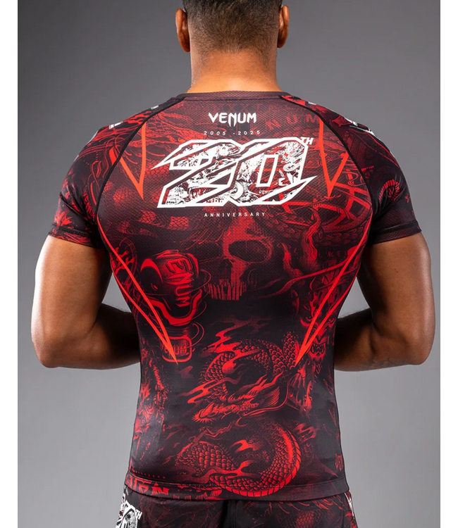 Venum 20th Anniversary Rashguard - Schwarz/Rot | Professionelles MMA & Kickbox Kompressionsshirt