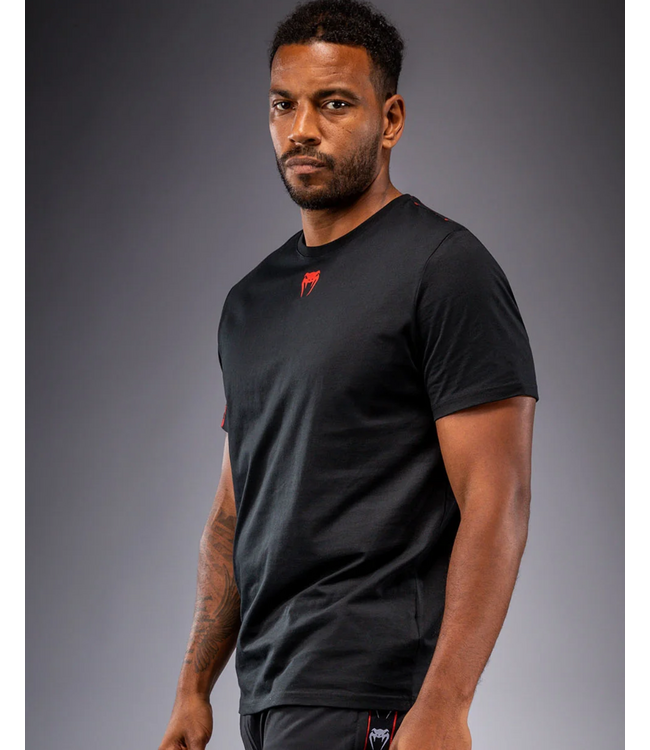 Venum 20th Anniversary T‑Shirt Zwart/Rood | Premium Lifestyle & Training Shirt