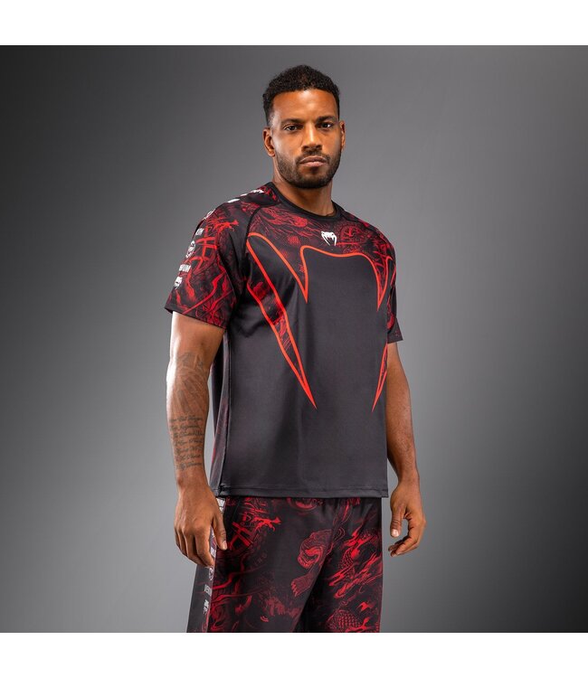 Venum 20th Anniversary Dry‑Tech Shirt - Schwarz/Rot | Leichtes & Schnelltrocknendes Trainingsshirt