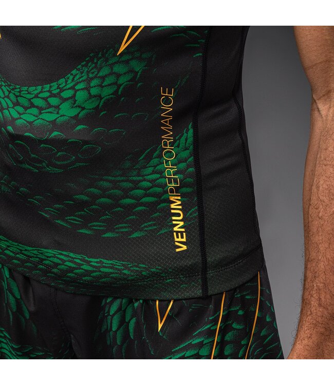 Venum Matupa Rashguard – Zwart/Groen/Goud | Premium compressietop voor MMA, Grappling & Kickboksen