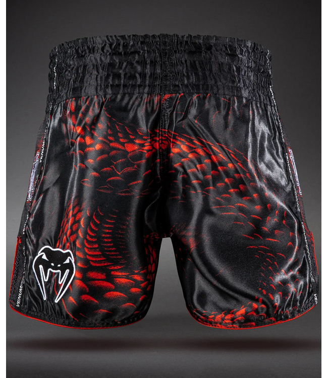 Venum Matupa Muay Thai Shorts – Zwart/Rood/Zilver | Professionele Muay Thai & Kickboks Shorts