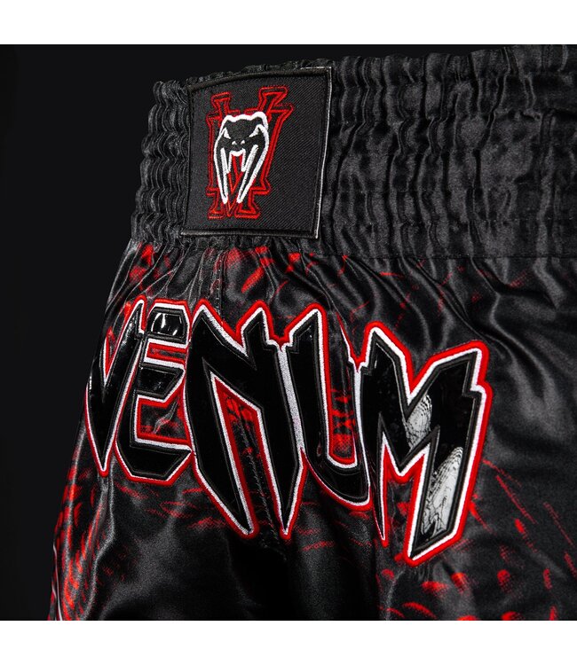 Venum Matupa Muay Thai Shorts – Schwarz/Rot/Silber | Professionelle Muay Thai & Kickbox Shorts