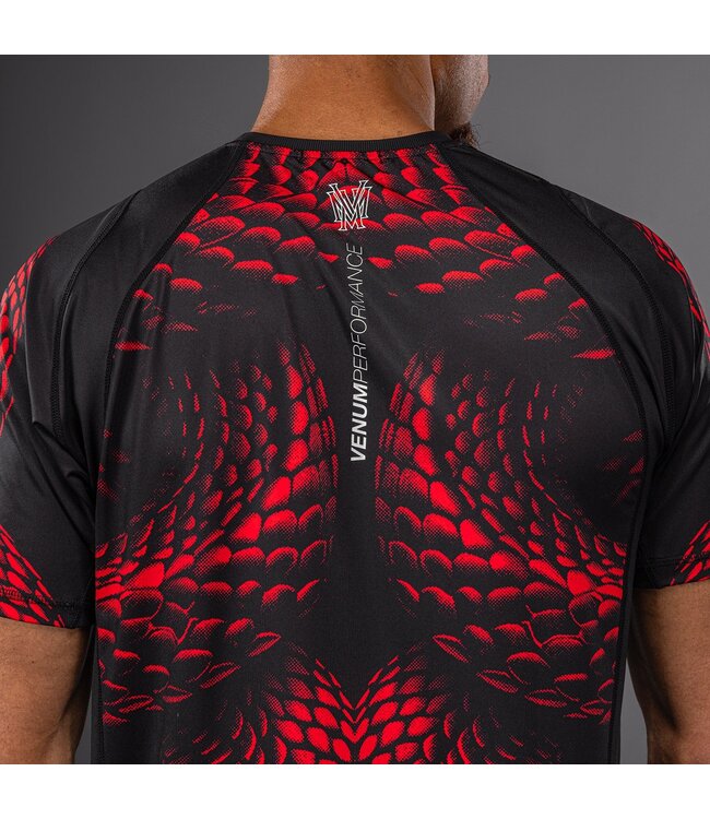 Venum Matupa Dry Tech T‑Shirt – Zwart/Rood/Zilver | Sneldrogend Sportshirt voor Vechtsporten & Fitness