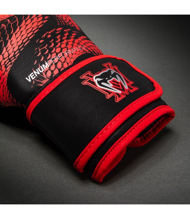 Venum Matupa Boxhandschuhe – Schwarz/Rot/Silber | Premium Handschuhe für Kickboxen, Muay Thai & Training - Copy - Copy