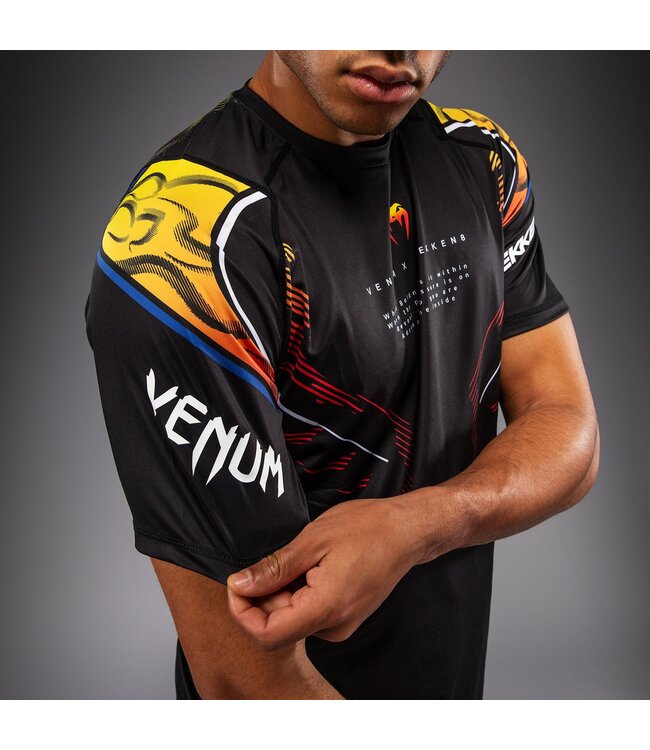 Venum x Tekken 8 Dry‑Tech T‑Shirt Yoshimitsu – Sneldrogend Performance Shirt voor MMA, Fitness & Kickboksen – Zwart/Oranje – Officiële Limited Edition