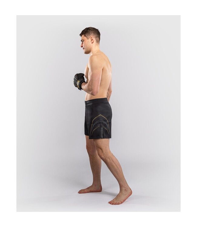 Venum Streamline Fightshorts – Leichte MMA & Kickbox Shorts – Schwarz/Gold