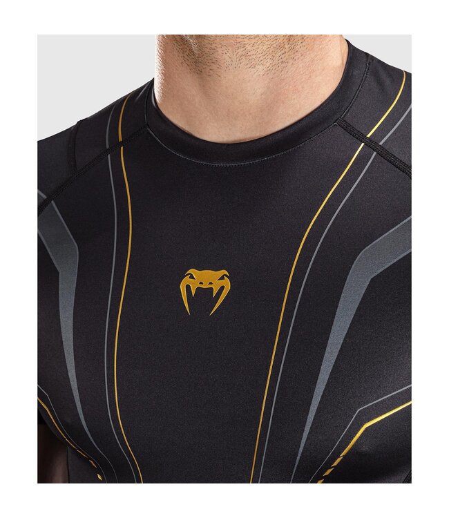 Venum Streamline Short Sleeve Rashguard Black/Gold – For MMA, BJJ, Kickboxing & Muay Thai
