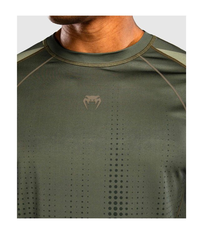 Venum Stealth Dry‑Tech T‑Shirt Khaki/Dunkelgrün – Schnelltrocknendes Leichtes Trainingsshirt für Kickboxen & MMA