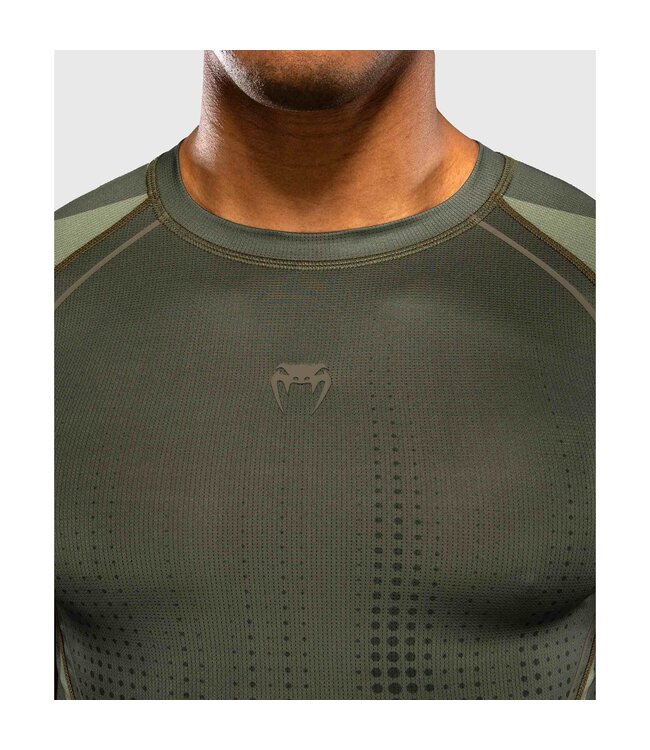 Venum Stealth Rashguard Korte Mouw Khaki/Donkergroen – Compressieshirt voor MMA, Kickboksen & Muay Thai