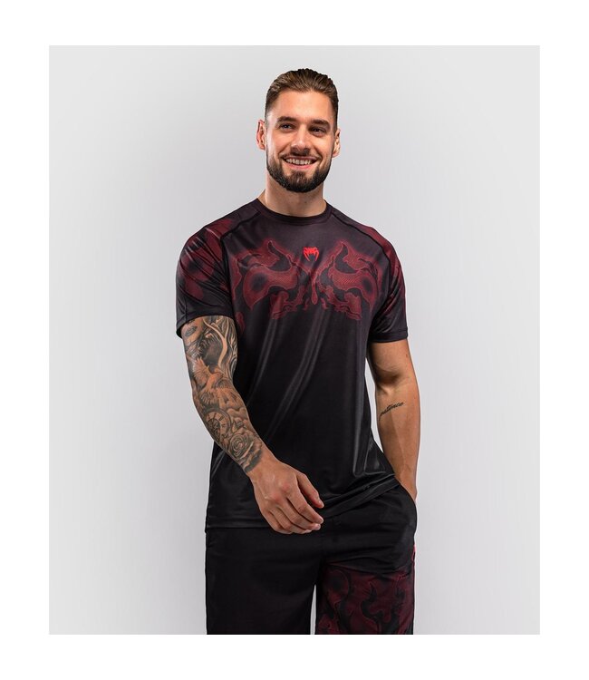 Venum Spectre Dry‑Tech T‑Shirt Black/Red – Fast‑Dry Lightweight Training Shirt for Kickboxing & MMA