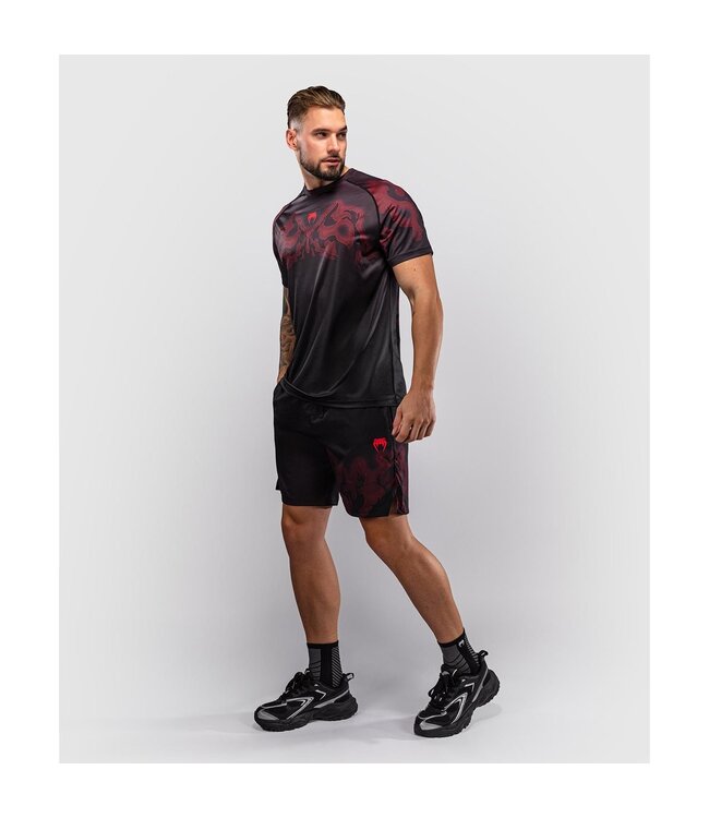 Venum Spectre Dry‑Tech T‑Shirt Schwarz/Rot – Schnelltrocknendes Leichtes Trainingsshirt für Kickboxen & MMA