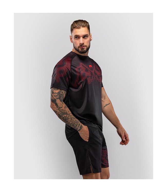 Venum Spectre Dry‑Tech T‑Shirt Black/Red – Fast‑Dry Lightweight Training Shirt for Kickboxing & MMA