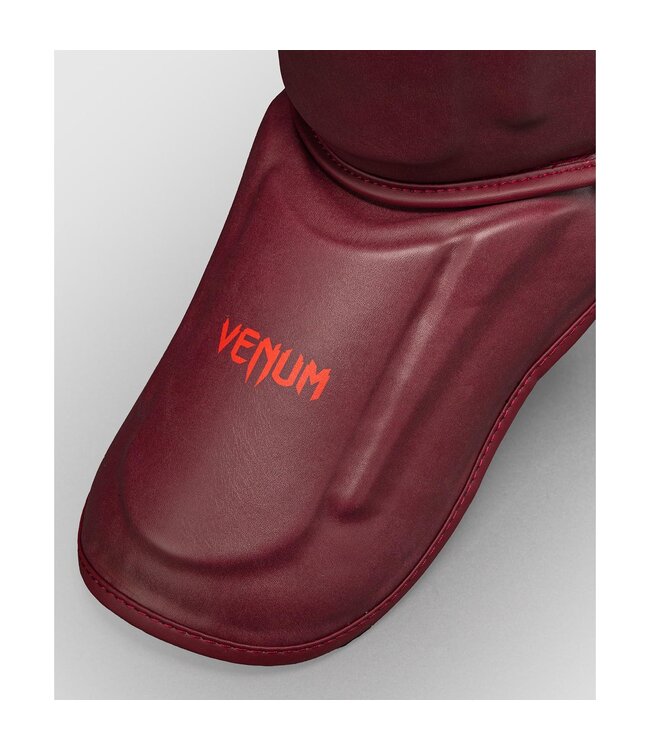 Venum Spectre Scheenbeschermers – Premium Kickboks & Muay Thai Bescherming – Zwart/Rood