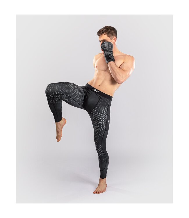 Venum Midnight Fury Spats – Premium Compressielegging voor MMA, BJJ & Training – Zwart/Grijs/Zilver