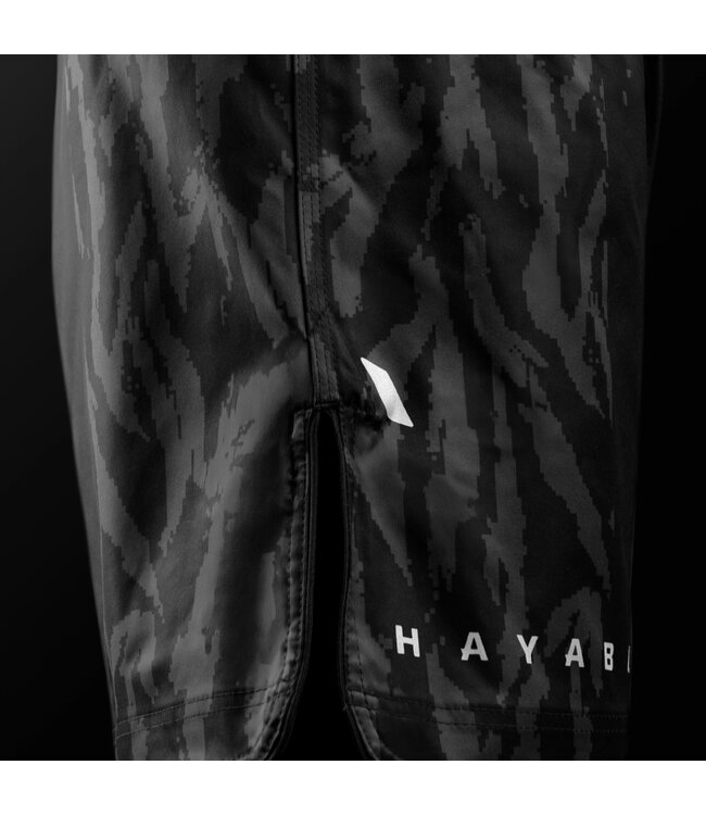 Hayabusa Apex Mid‑Thigh Fight Shorts – Carbon Black – MMA & BJJ Trainingsshort