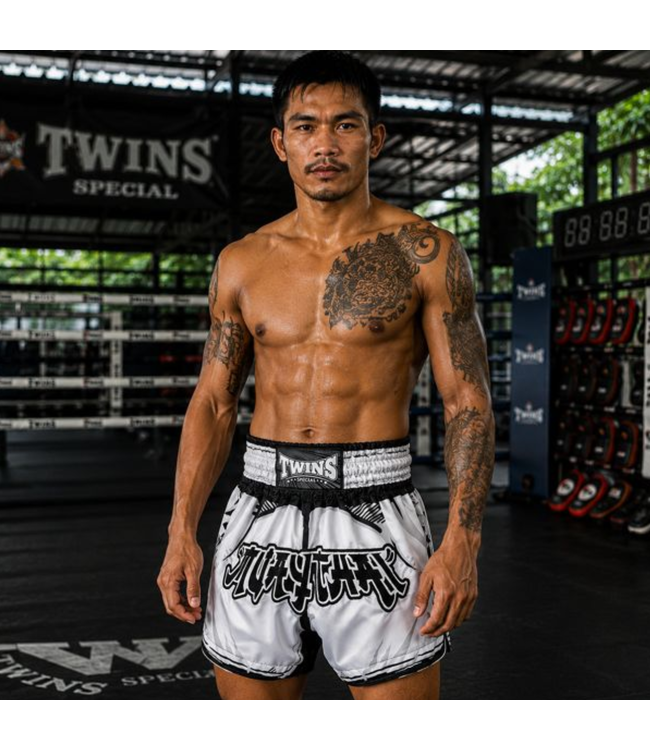 Twins Special Muay Thai & Kickboks Shorts TTBL Comic – Wit/Zwart