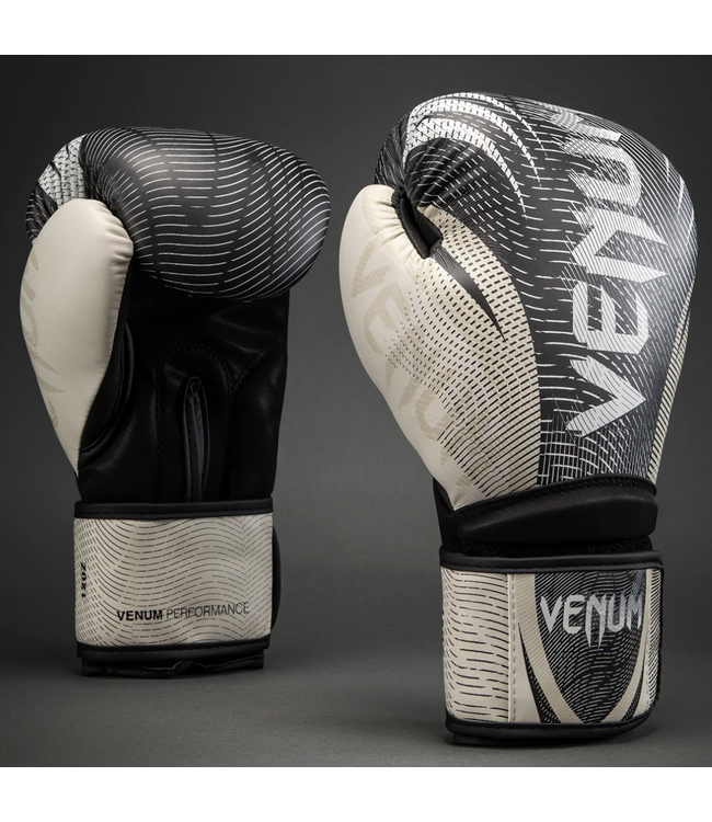 Venum Galactic 3.0 Bokshandschoenen – Voor Boksen & Kickboksen – Off‑white/Zwart