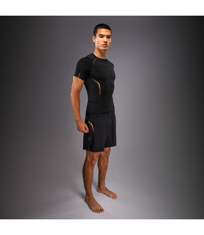 Venum G-Core Rashguard Kurzarm – Schwarz/Gold für Kickboxen & MMA