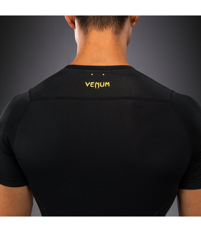 Venum G-Core Rashguard Kurzarm – Schwarz/Gold für Kickboxen & MMA