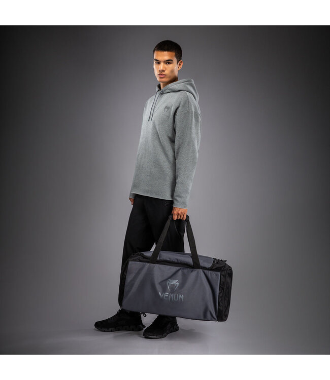 Venum Essential Sporttas 61L – Grijs/Zwart