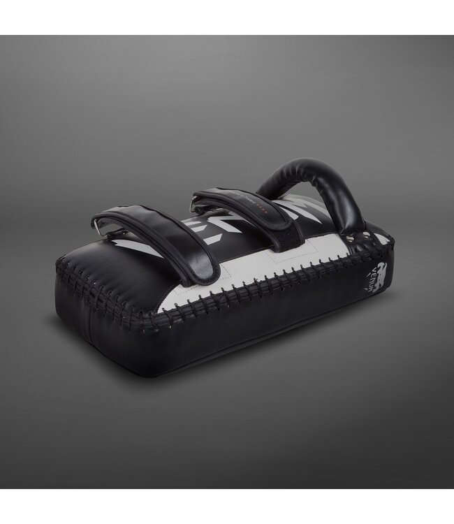 Venum Giant Kick Pads – Black/Ice (Pair) – Kickboxing & Muay Thai