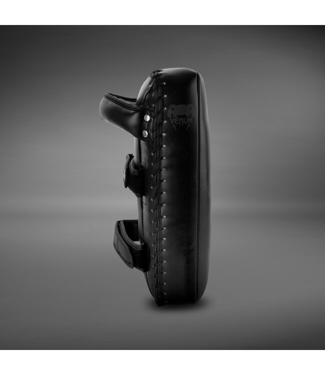 Venum Giant Kick Pads – Schwarz/Schwarz (Paar) – Kickboxen & Muay Thai