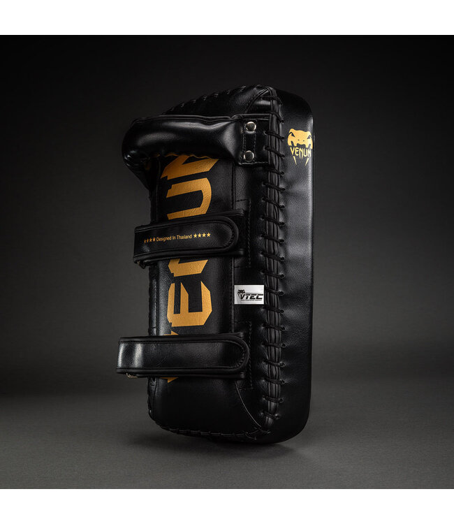 Venum Giant Kick Pads – Black/ Black (Pair) – Kickboxing & Muay Thai