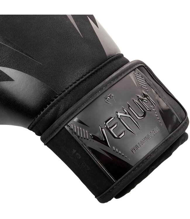 Venum Impact Boxhandschuhe - Boxen, Kickboxen & Muay Thai – Schwarz Schwarz
