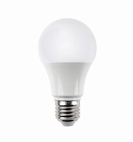 Modee LED pære med dag/natsensor - E27 fatning - 8.8W  4000K