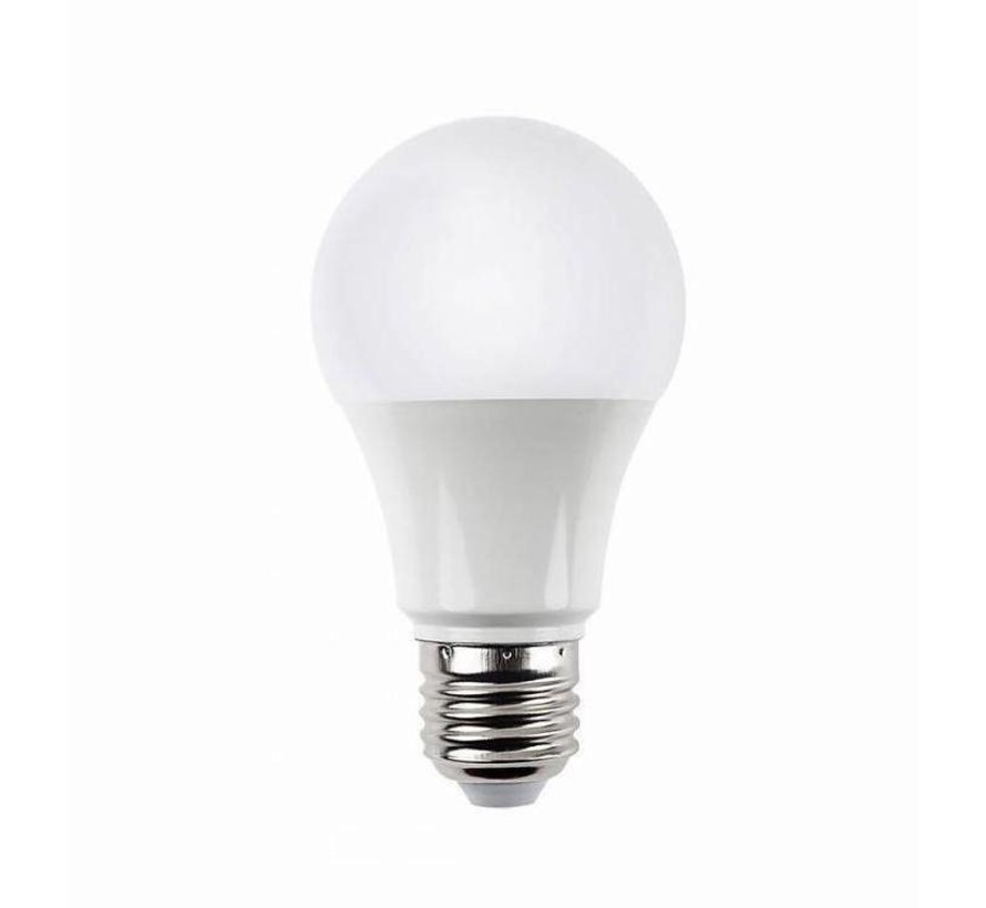 LED pære med dag/natsensor - E27 fatning - 8W erstatter 50W - Valgfri lystemperatur