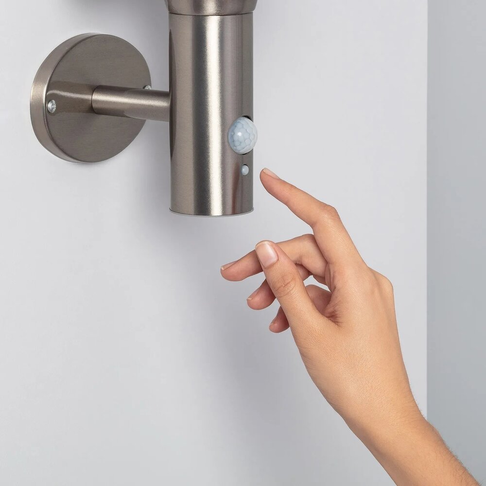 LCB Solar LED væglampe udendørs - PIR bevægelsessensor - 3800K-4200K - IP44 LCB Solar LED væglampe udendørs - PIR bevægelsessensor - 3800K-4200K - IP44