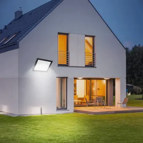 Aigostar LED projektørlampe - 200W - 6500K - 17600 Lumen - IP65 Aigostar LED projektørlampe - 200W - 6500K - 17600 Lumen - IP65
