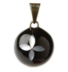 Babylonia + Bola Black Pearl Met Bloem