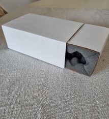 Schuif Schuimdoos wit 270x140x145mm Beplakt met profielschuim 33 mm licht grijs met kartonnen huls