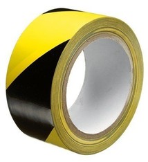 Markeringstape 50mmx33mtr geel / zwart (18 rol per doos, prijs per rol)