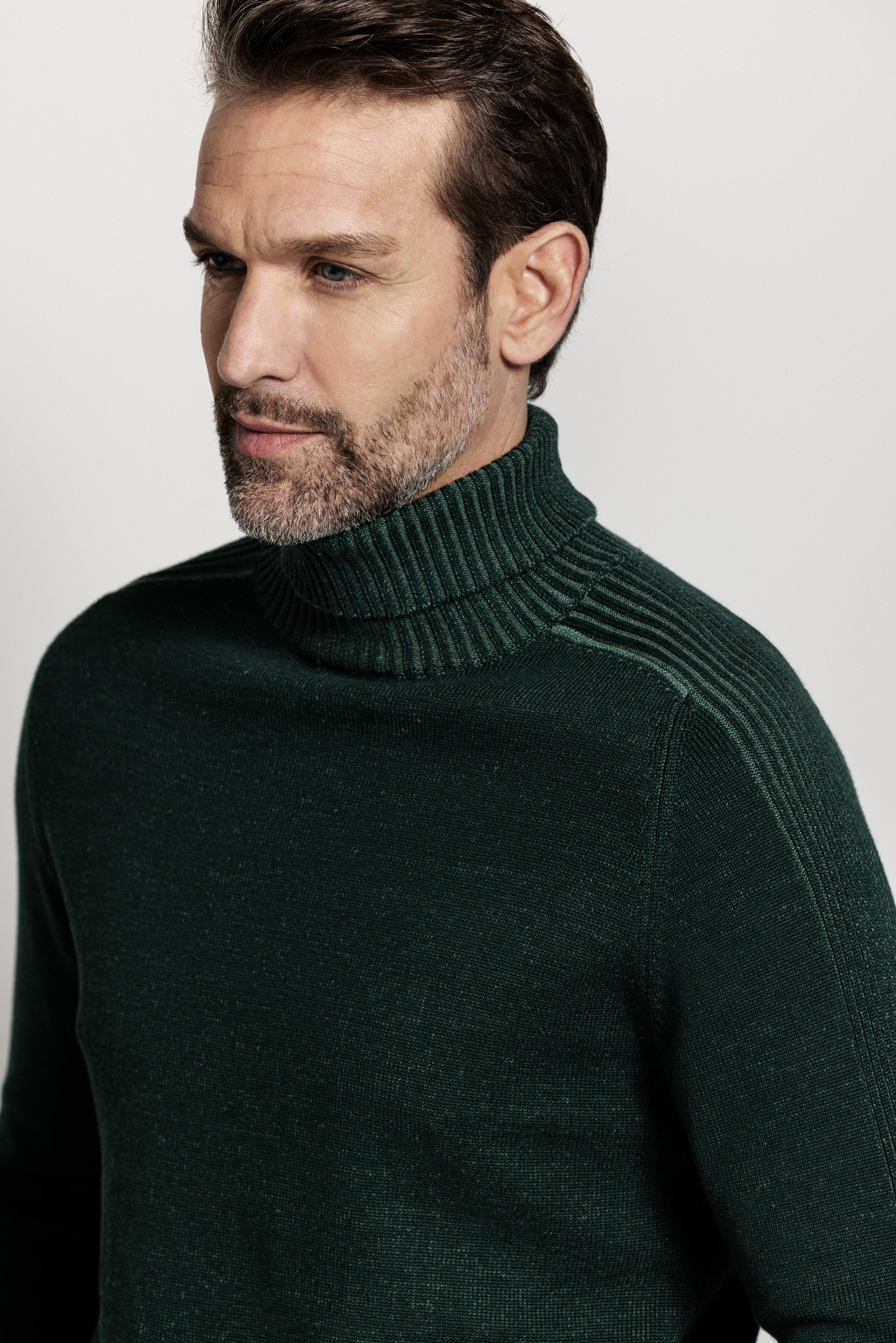 Baileys Turtleneck Sweater - Bottle Green | - Cotton Blues