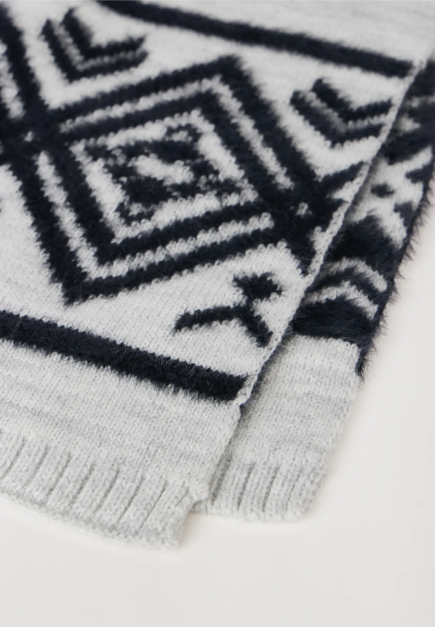 Cecil Gebreide Sjaal met Patroon - Smooth Silver Melange