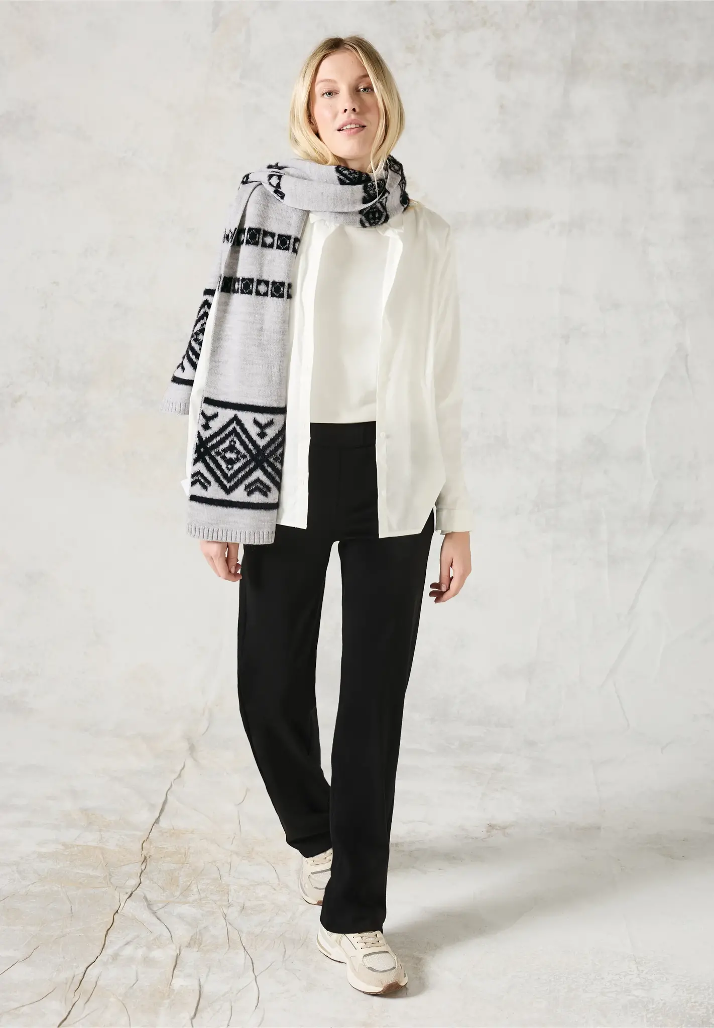 Cecil Gebreide Sjaal met Patroon - Smooth Silver Melange