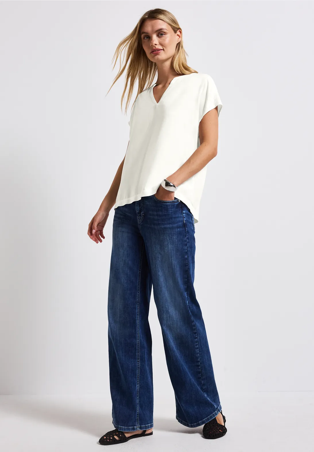 Street One Basic Blouse with V-Slit - Off White