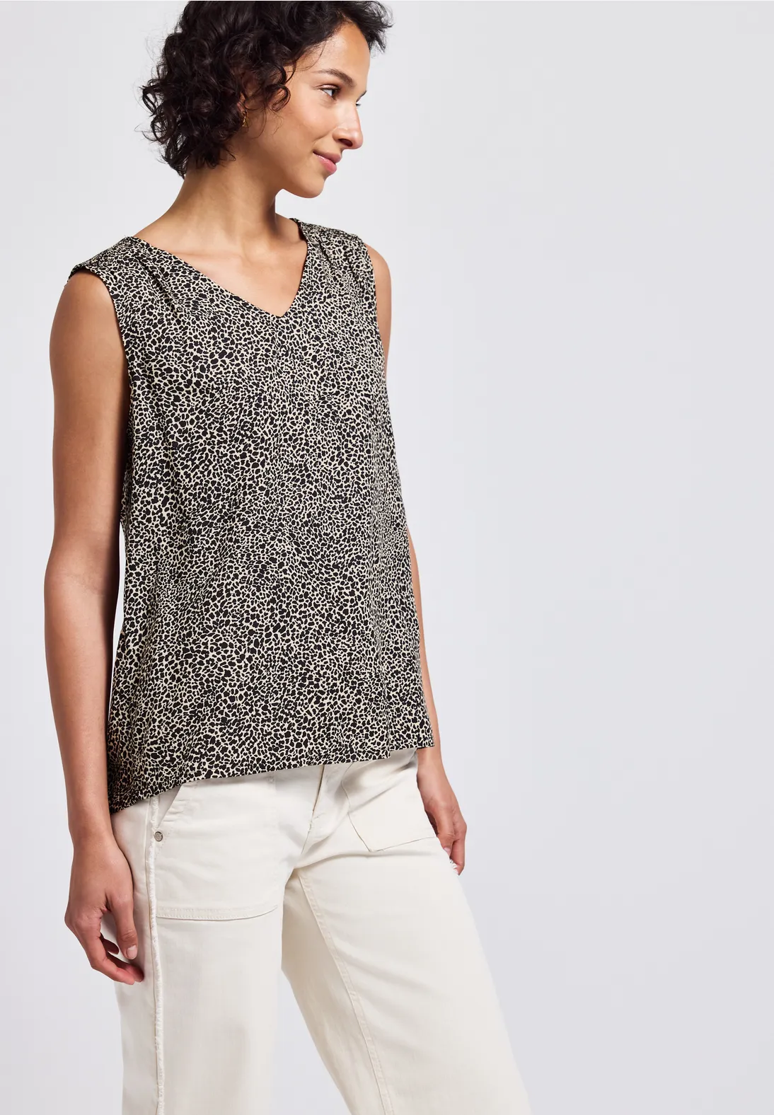 Street One Leo Blouse met Smokdetails - Cotton Cream