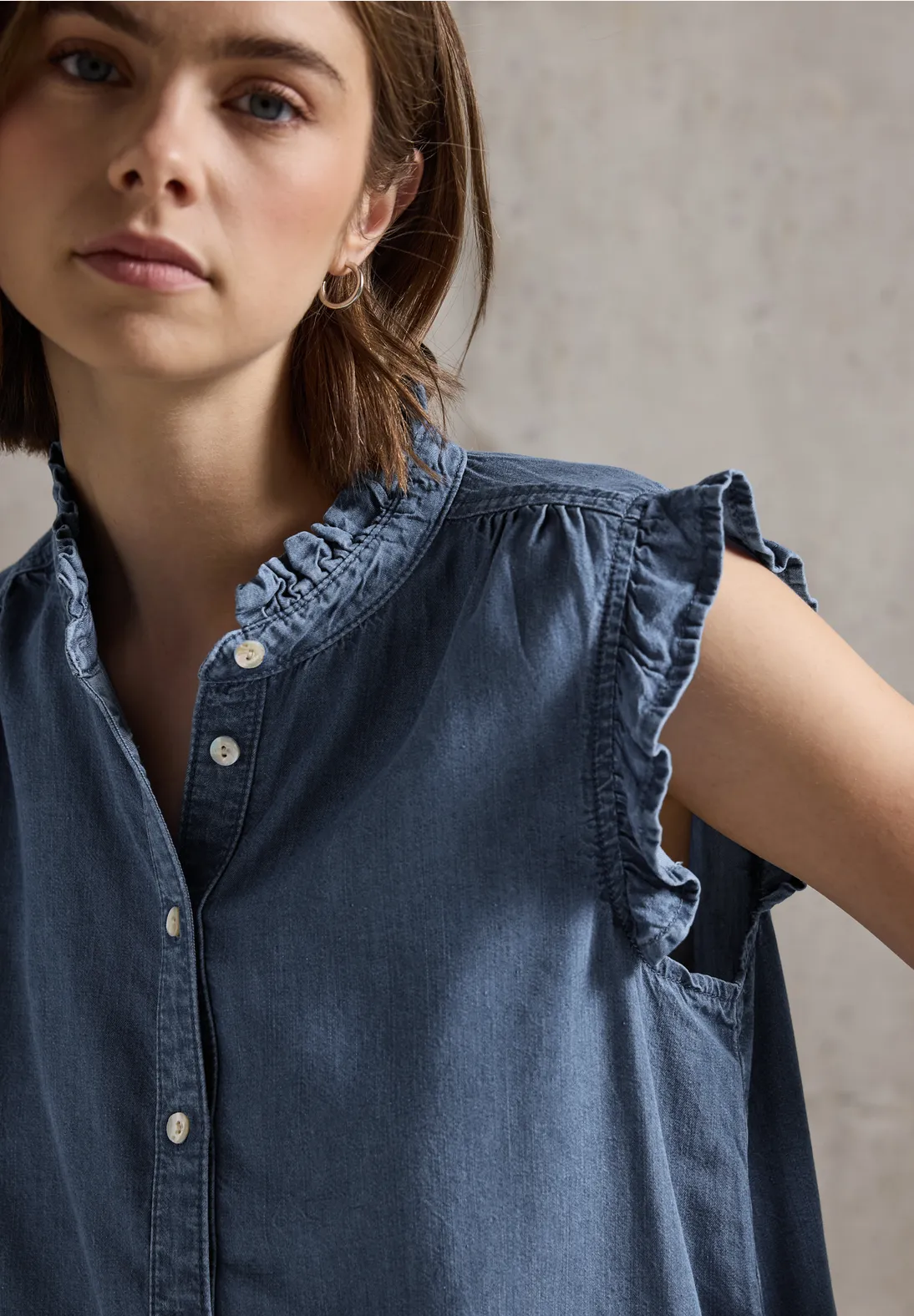 Street One Studio Bluse mit Rüschendetails - Medium Blue Soft Washed